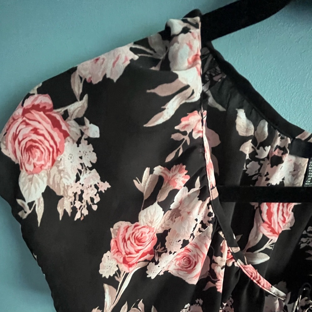 SELLING FOREVER 21 TOP FOR WOMEN SIZE SMALL COLOR FLORAL - Picture 13 of 13